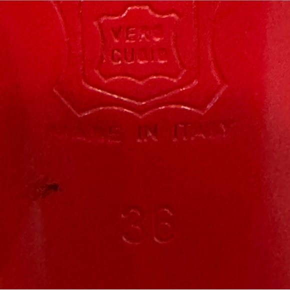 Christian Louboutin pumps - Picture 9 of 12